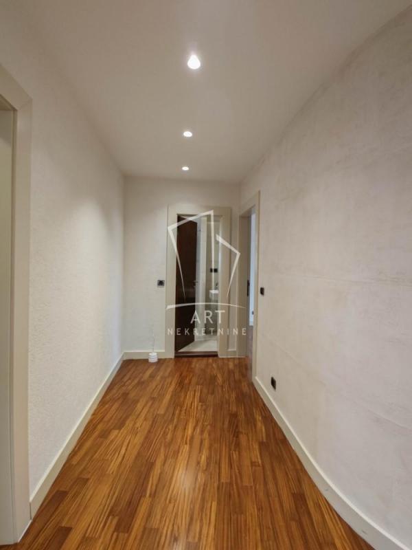 Stan na prodaju u Beogradu, Banovo brdo, cetvorosoban, 130m2, cena 459000 evra