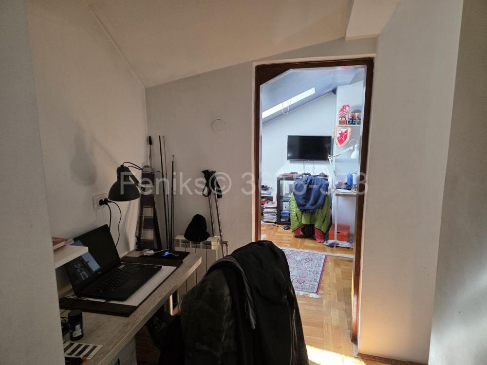 Stan na prodaju u Beogradu, Čubura, troiposoban, 79m2, cena 159000 evra
