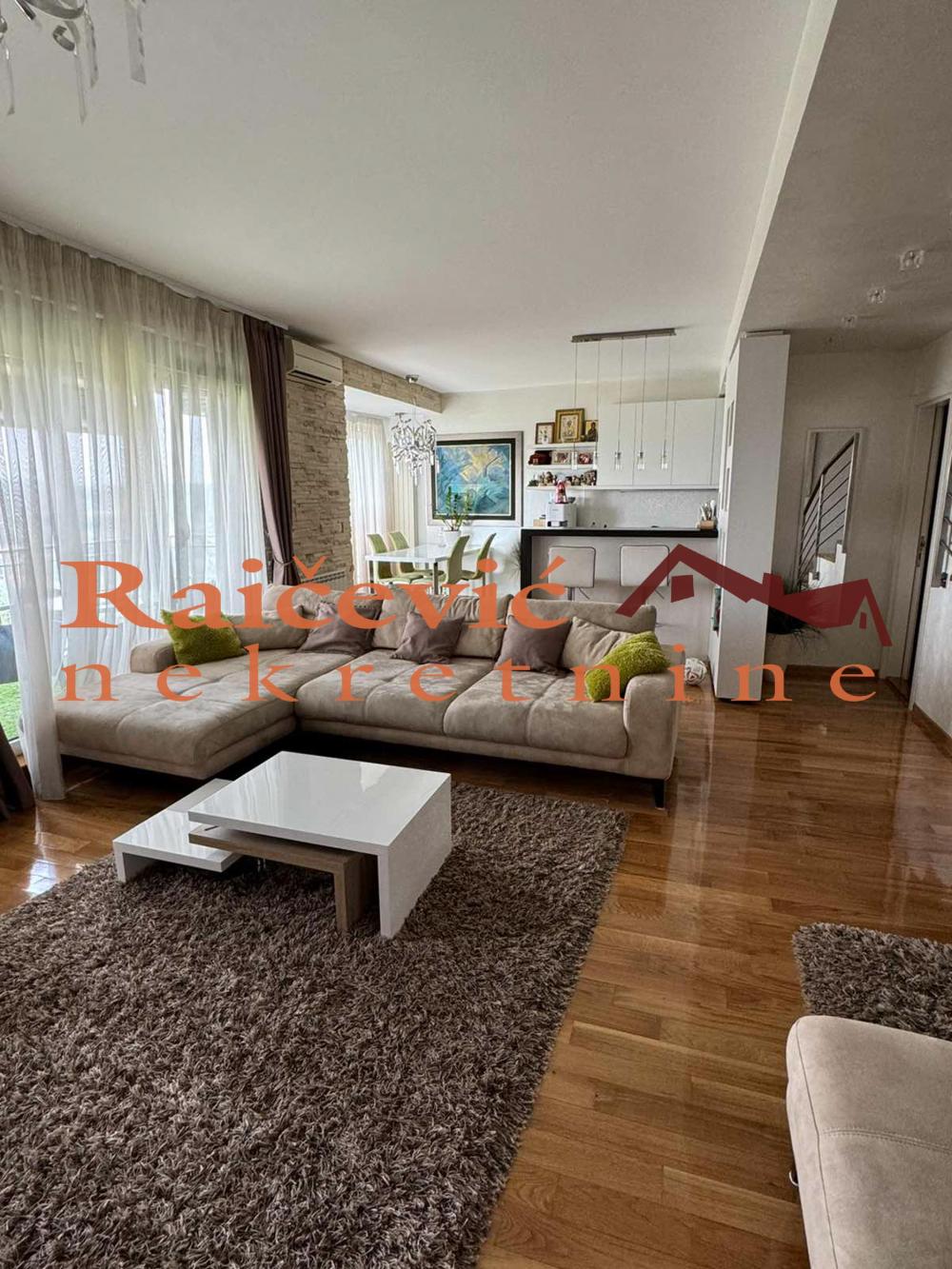 Stan na prodaju u Beogradu, Skojevsko naselje, 268m2, cena 580000 evra