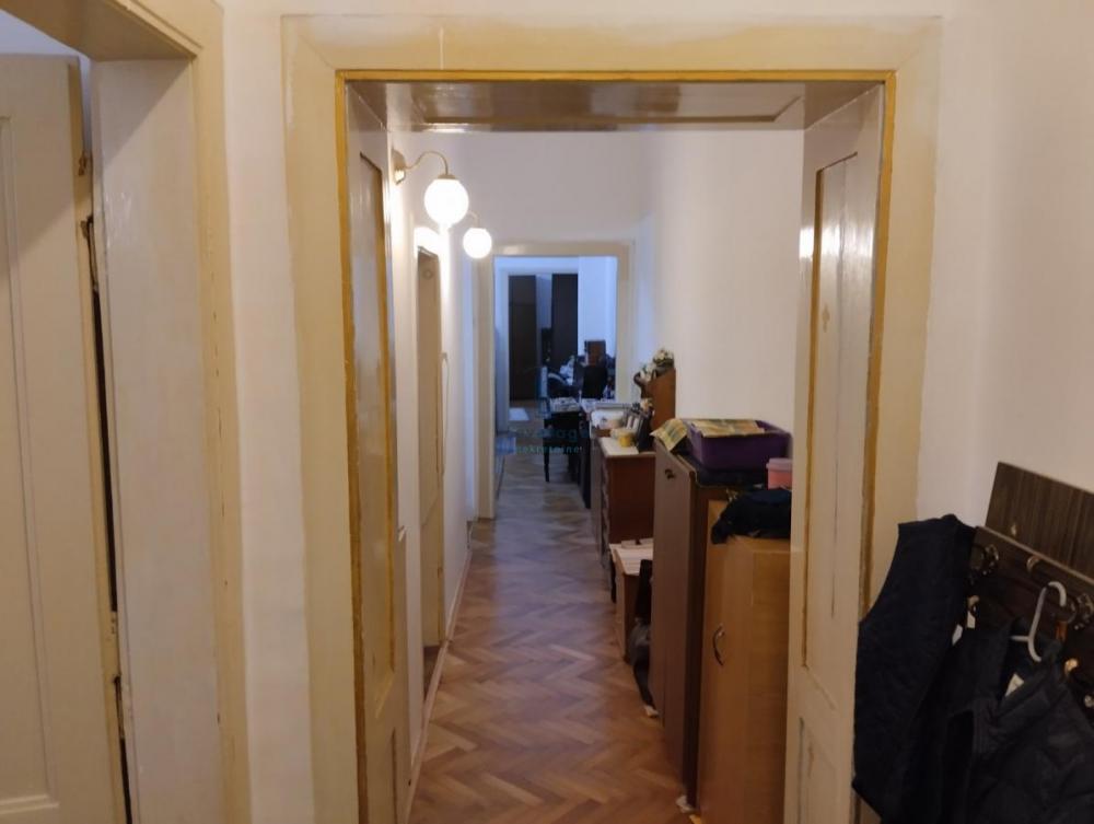 Stan na prodaju u Beogradu, Cvetni trg, trosoban, 81m2, cena 275000 evra