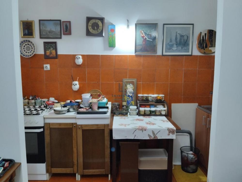 Stan na prodaju u Beogradu, Cvetni trg, trosoban, 81m2, cena 275000 evra