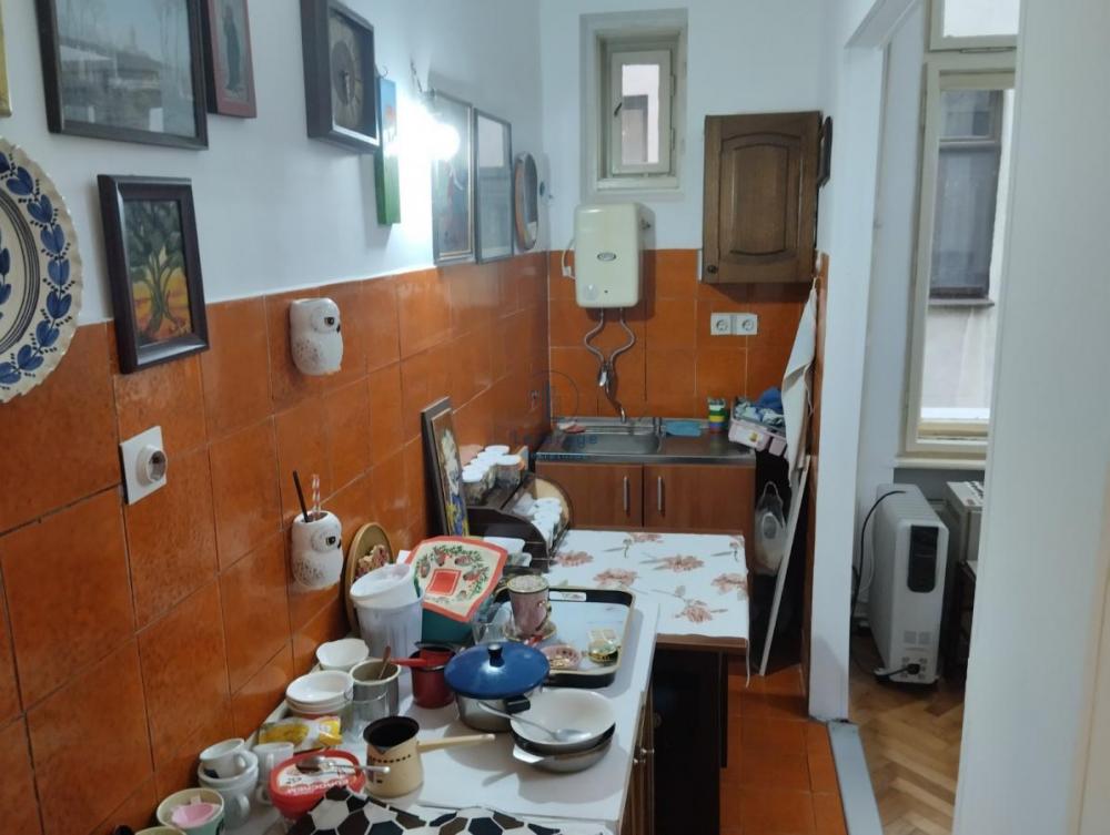 Stan na prodaju u Beogradu, Cvetni trg, trosoban, 81m2, cena 275000 evra