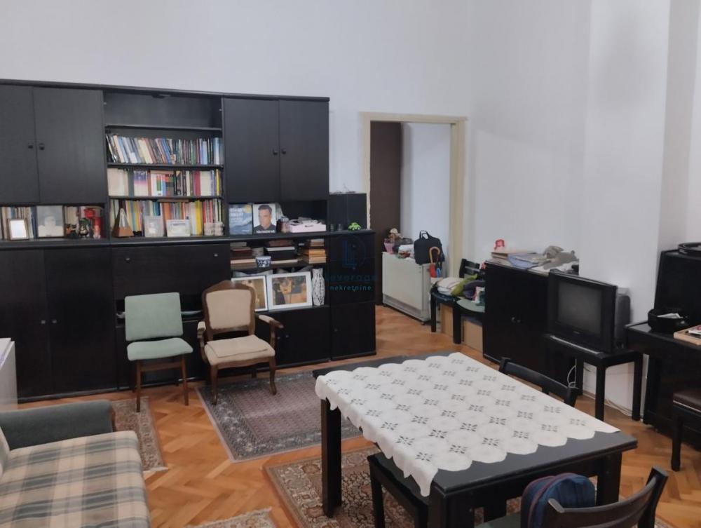 Stan na prodaju u Beogradu, Cvetni trg, trosoban, 81m2, cena 275000 evra