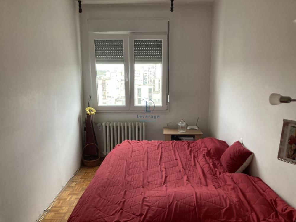 Stan na prodaju u Beogradu, Novi Beograd blok 61, cetvorosoban, 100m2, cena 249000 evra