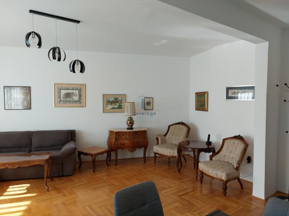 Stan na prodaju u Beogradu, Vračar (Hram), trosoban, 85m2, cena 384000 evra