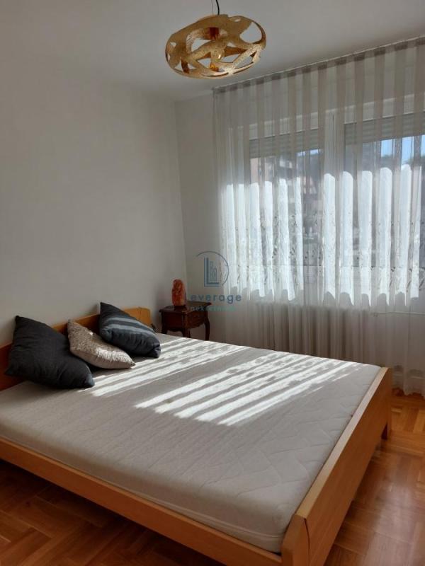 Stan na prodaju u Beogradu, Vračar (Hram), trosoban, 85m2, cena 384000 evra