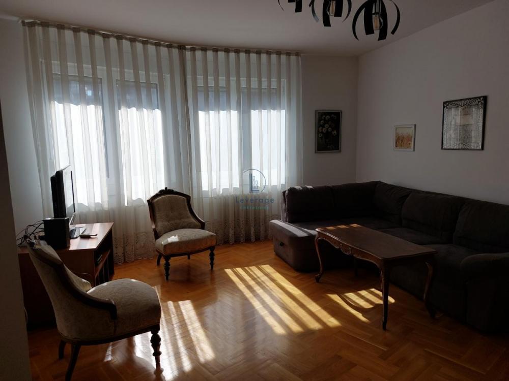 Stan na prodaju u Beogradu, Vračar (Hram), trosoban, 85m2, cena 384000 evra