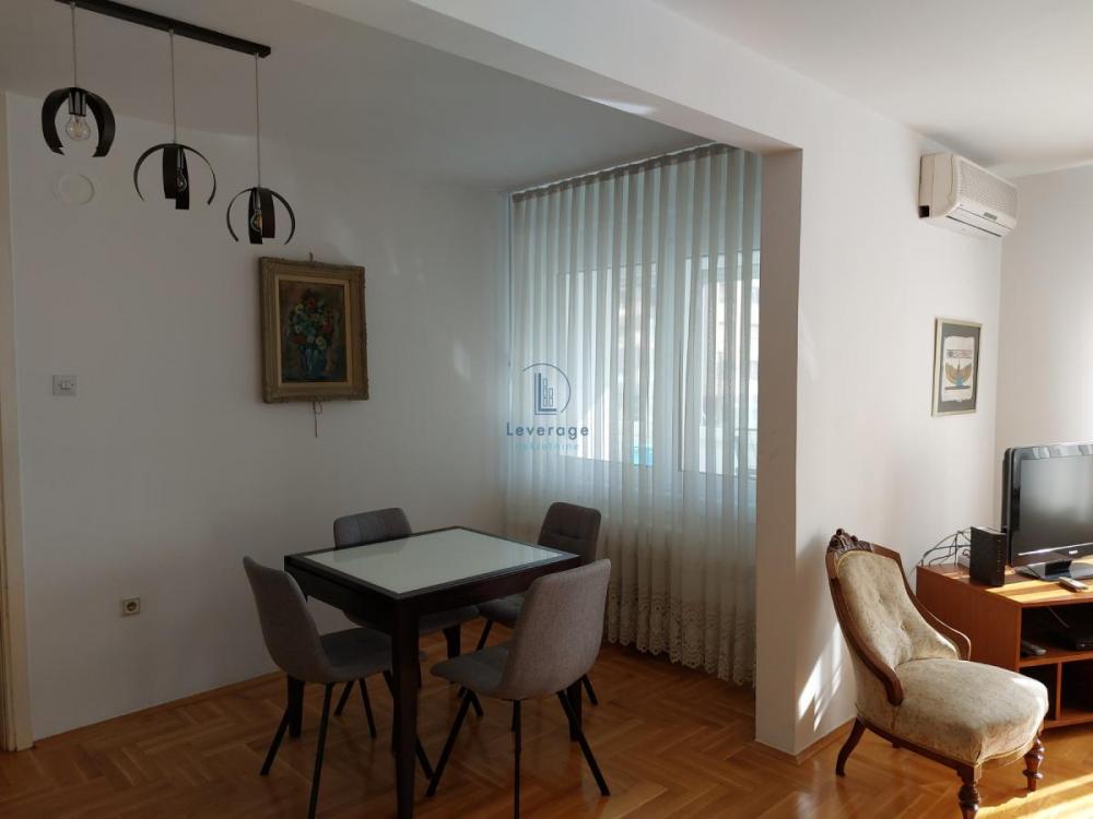 Stan na prodaju u Beogradu, Vračar (Hram), trosoban, 85m2, cena 384000 evra