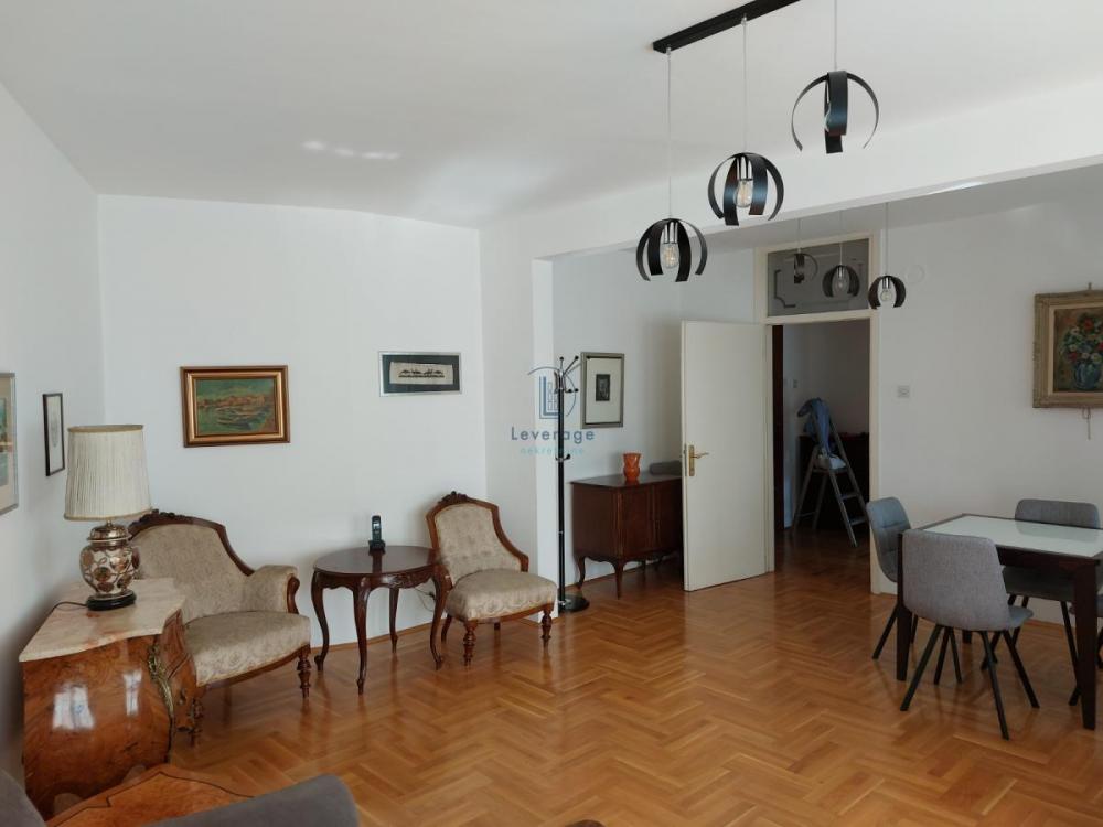Stan na prodaju u Beogradu, Vračar (Hram), trosoban, 85m2, cena 384000 evra