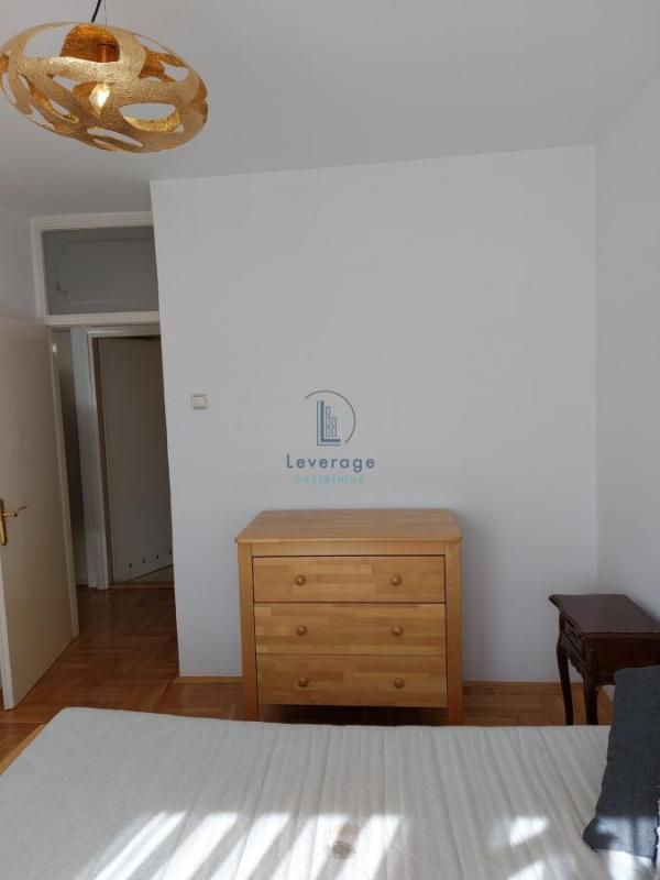 Stan na prodaju u Beogradu, Vračar (Hram), trosoban, 85m2, cena 384000 evra