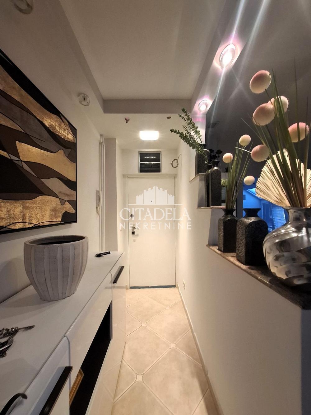 Stan na prodaju u Beogradu, Čukarica, trosoban, 44m2, cena 139000 evra