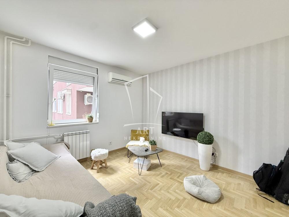 Stan na prodaju u Beogradu, Autokomanda, jednoiposoban, 35m2, cena 145000 evra