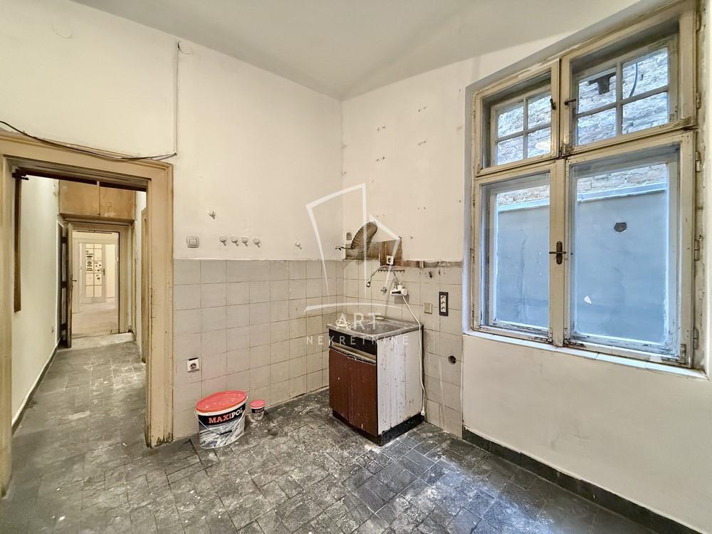 Stan na prodaju u Beogradu, Stari grad, trosoban, 91m2, cena 380000 evra