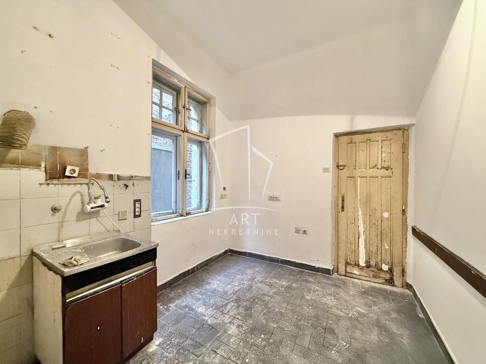 Stan na prodaju u Beogradu, Stari grad, trosoban, 91m2, cena 380000 evra