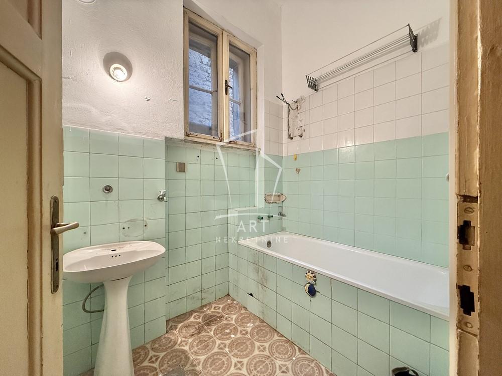 Stan na prodaju u Beogradu, Stari grad, trosoban, 91m2, cena 380000 evra
