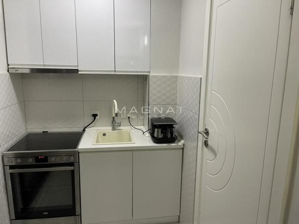 Stan na prodaju u Beogradu, Senjak, troiposoban, 100m2, cena 399900 evra