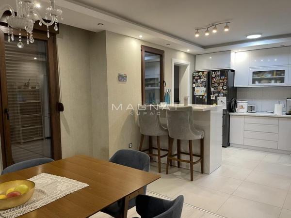 Stan na prodaju u Beogradu, Senjak, troiposoban, 100m2, cena 399900 evra