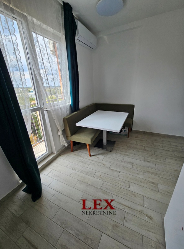 Stan na prodaju u Beogradu, Karaburma, trosoban, 50m2, cena 129000 evra
