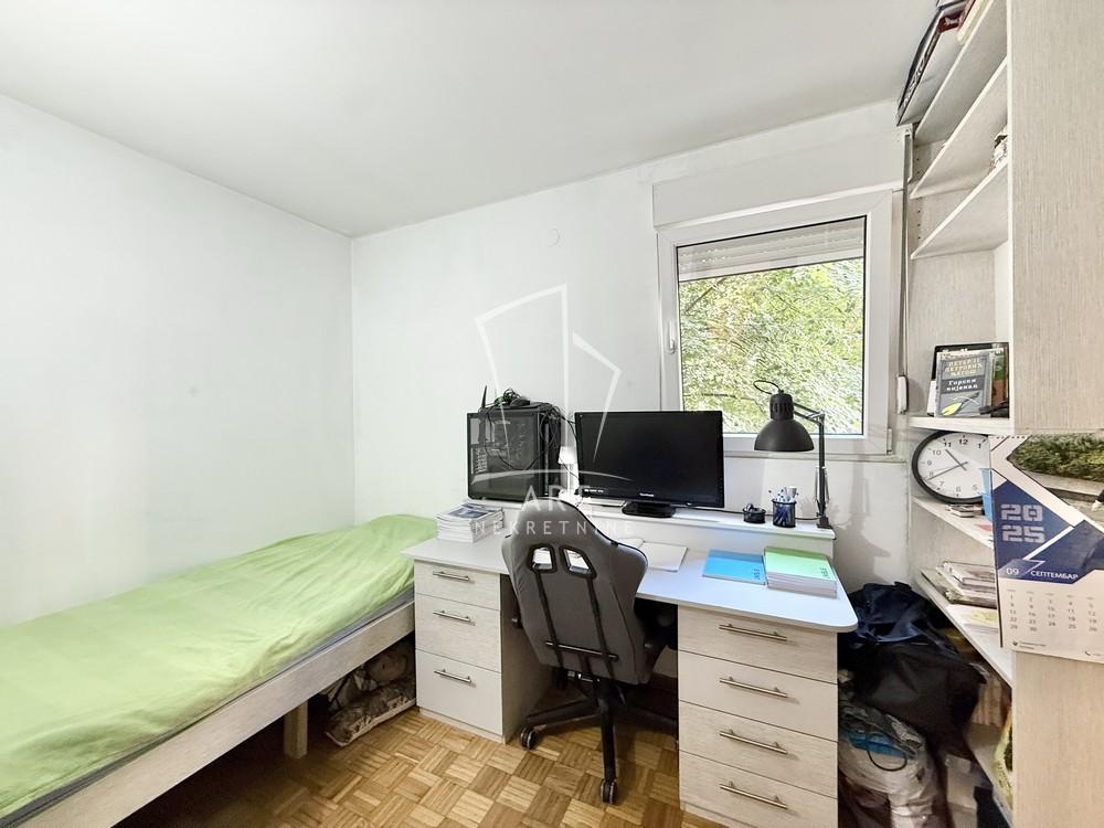 Stan na prodaju u Beogradu, Rakovica, cetvorosoban, 92m2, cena 250000 evra