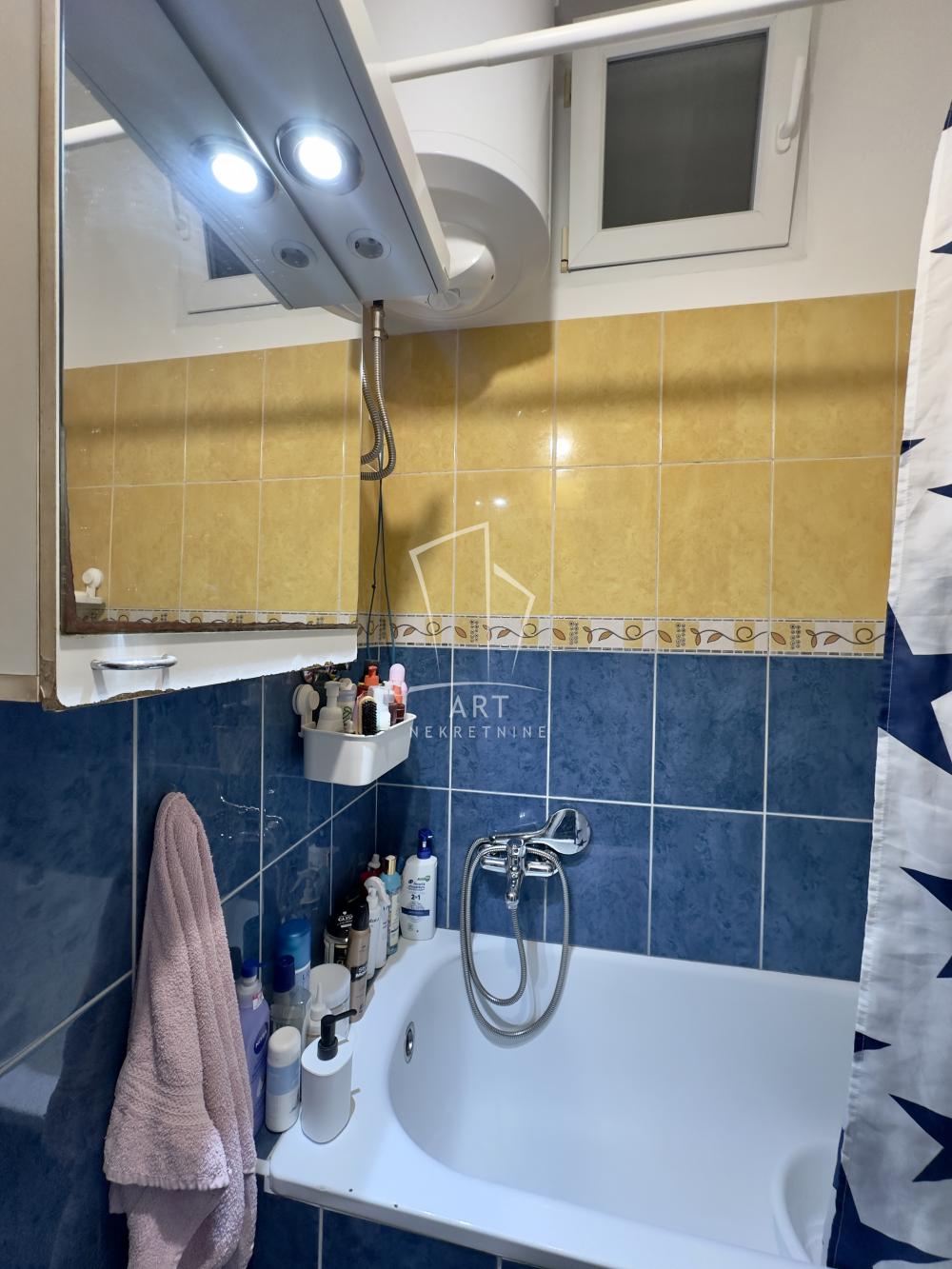 Stan na prodaju u Beogradu, Novi Beograd, jednoiposoban, 37m2, cena 129900 evra