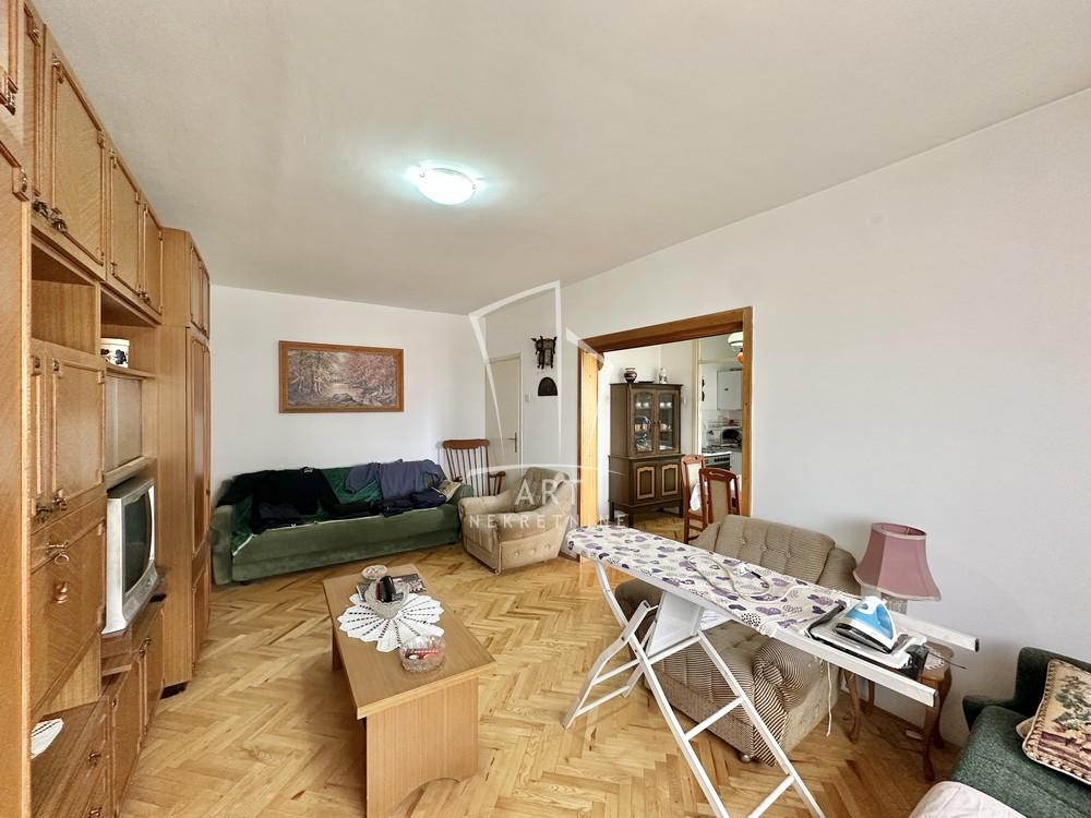 Stan na prodaju u Beogradu, Novi Beograd blok 70 (Kineski TC), dvosoban, 67m2, cena 202000 evra