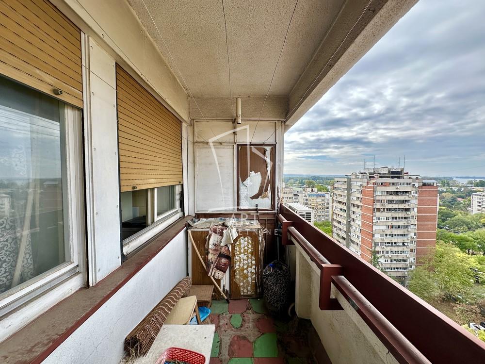 Stan na prodaju u Beogradu, Novi Beograd blok 70 (Kineski TC), dvosoban, 67m2, cena 202000 evra