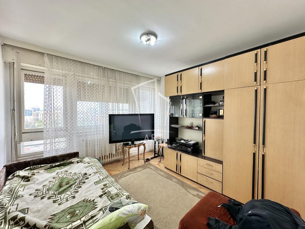 Stan na prodaju u Beogradu, Novi Beograd blok 70 (Kineski TC), dvosoban, 67m2, cena 202000 evra
