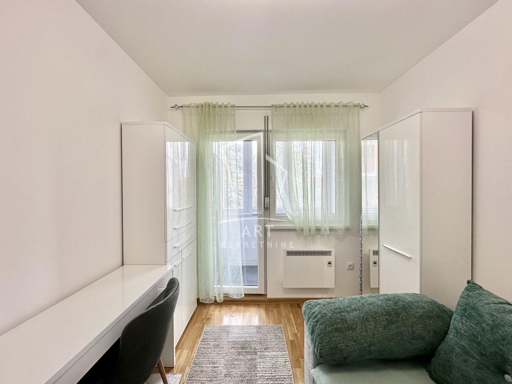 Stan na prodaju u Beogradu, Surčin, dvosoban, 46m2, cena 130000 evra