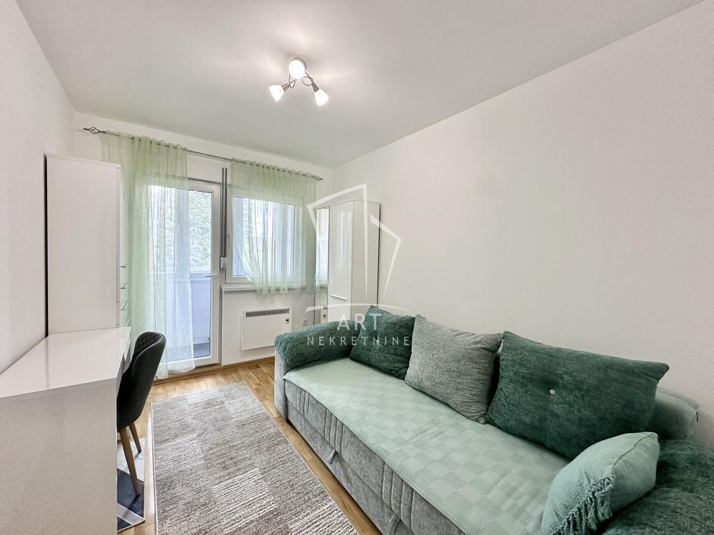 Stan na prodaju u Beogradu, Surčin, dvosoban, 46m2, cena 130000 evra