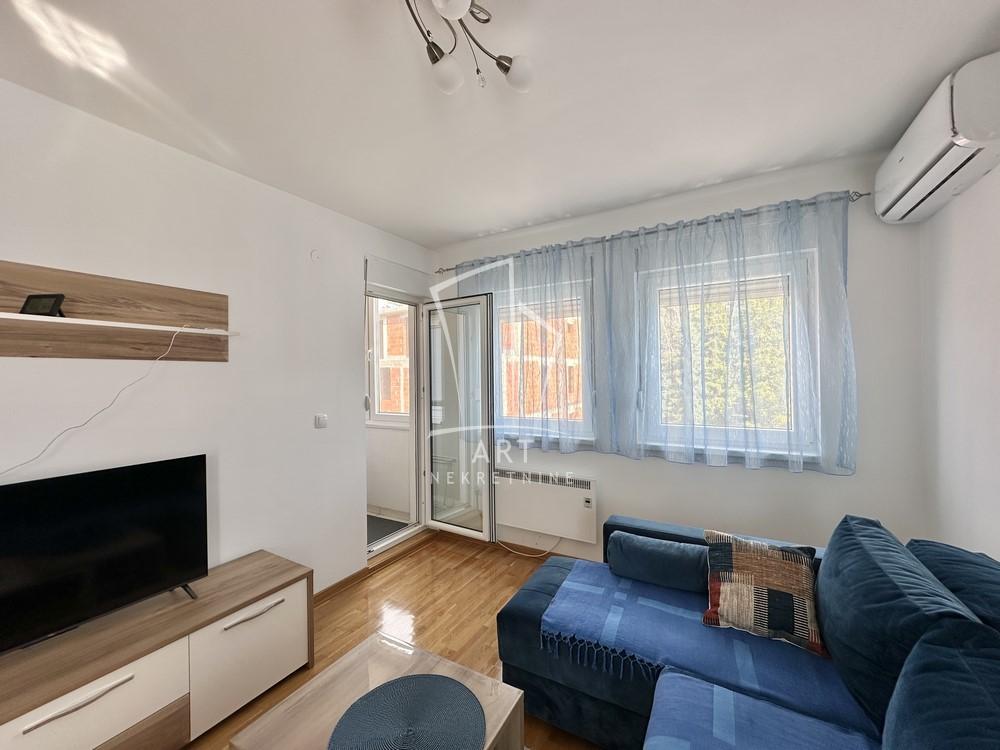 Stan na prodaju u Beogradu, Surčin, dvosoban, 46m2, cena 130000 evra