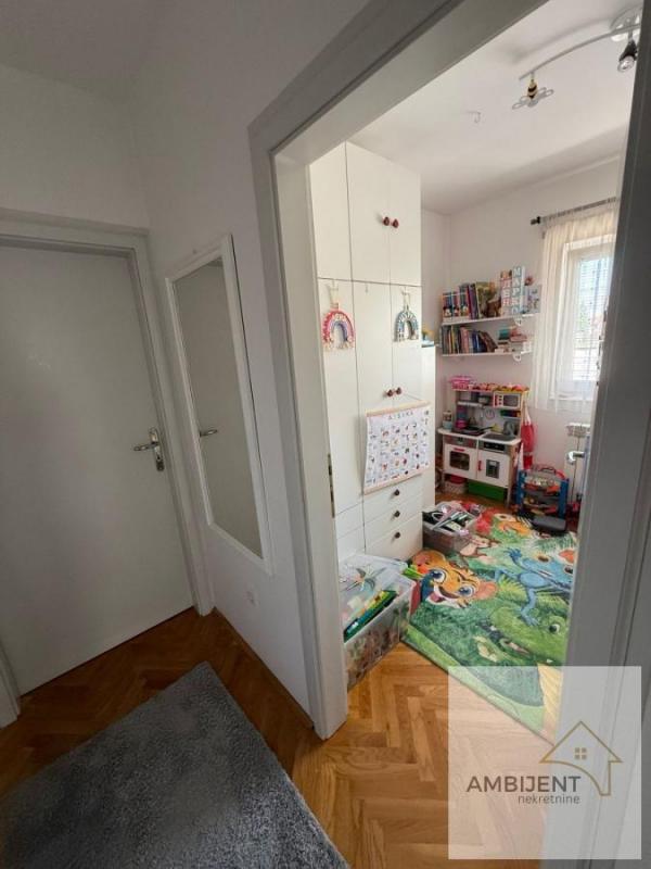 Stan na prodaju u Beogradu, Cerak, dvoiposoban, 59m2, cena 178500 evra