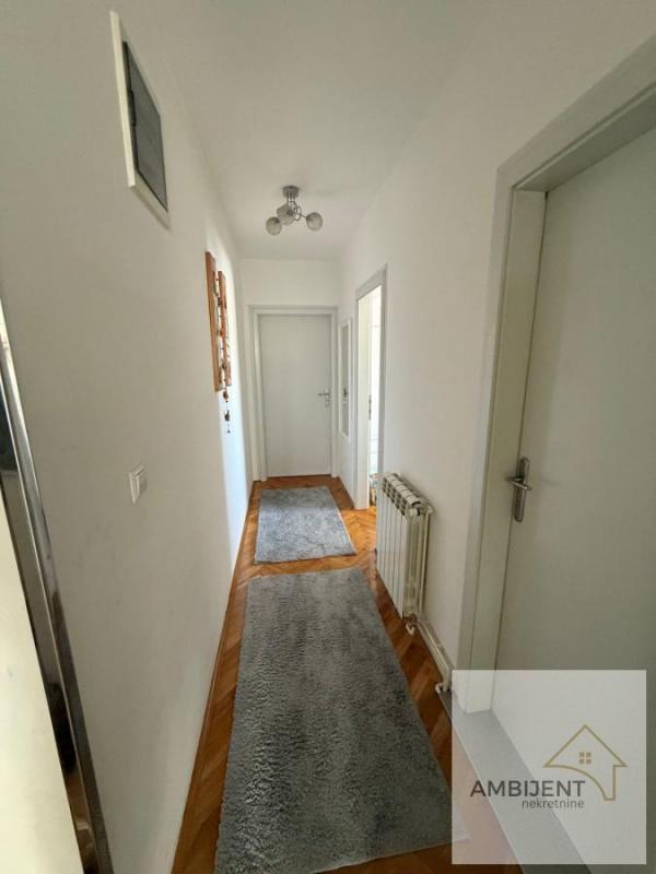 Stan na prodaju u Beogradu, Cerak, dvoiposoban, 59m2, cena 178500 evra
