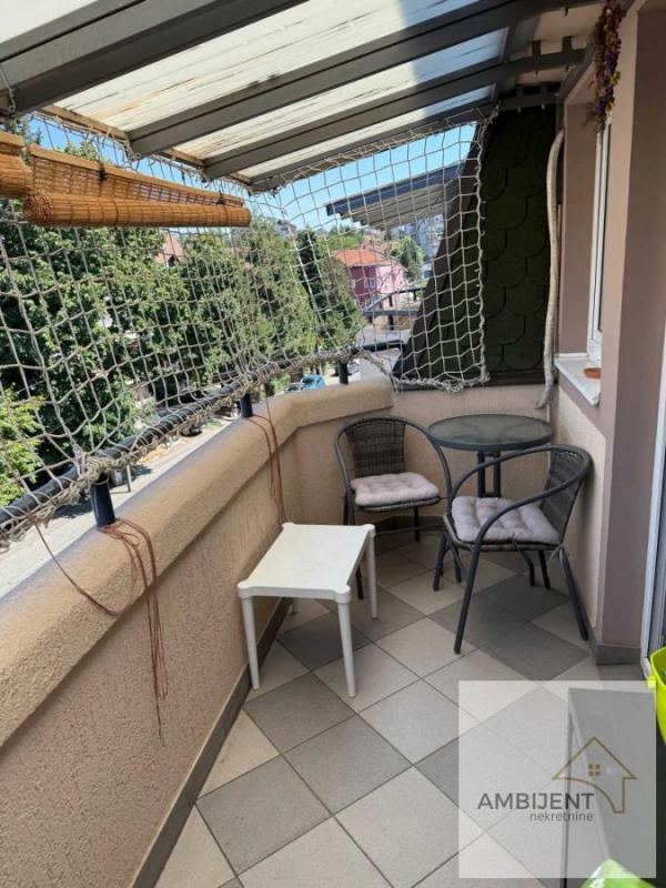 Stan na prodaju u Beogradu, Cerak, dvoiposoban, 59m2, cena 178500 evra