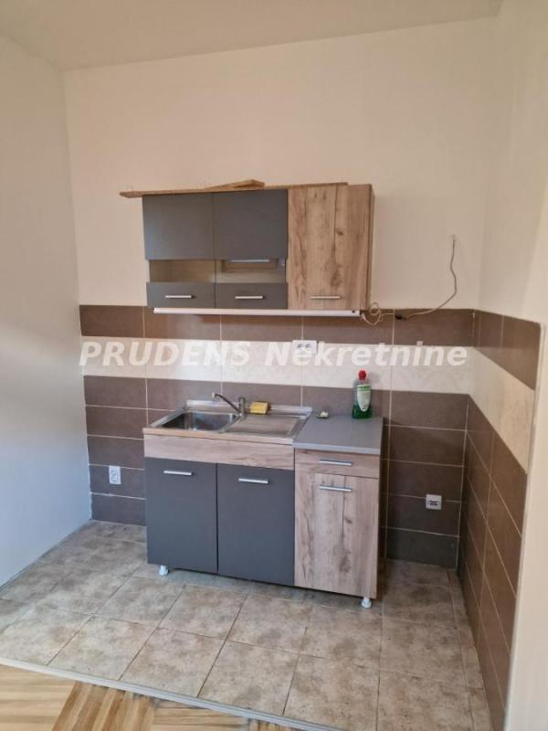 Stan na prodaju u Beogradu, Autokomanda, dvoiposoban, 46m2, cena 100000 evra