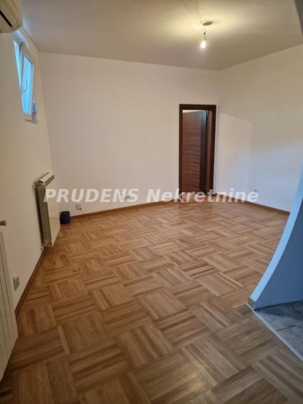 Stan na prodaju u Beogradu, Autokomanda, dvoiposoban, 46m2, cena 100000 evra