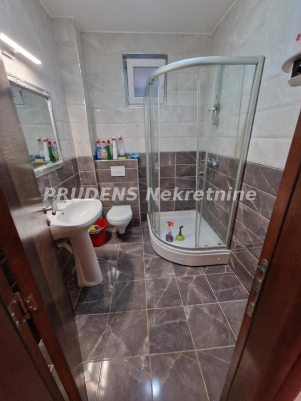 Stan na prodaju u Beogradu, Autokomanda, dvoiposoban, 46m2, cena 100000 evra