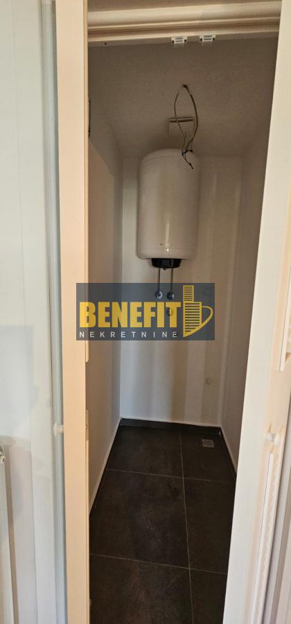 Stan na prodaju u Beogradu, Trošarina, dvoiposoban, 61m2, cena 215000 evra