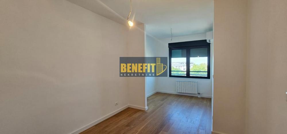 Stan na prodaju u Beogradu, Trošarina, dvoiposoban, 61m2, cena 215000 evra