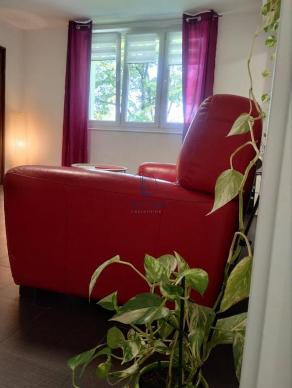 Stan na prodaju u Beogradu, Novi Beograd blok 63, trosoban, 58m2, cena 171000 evra