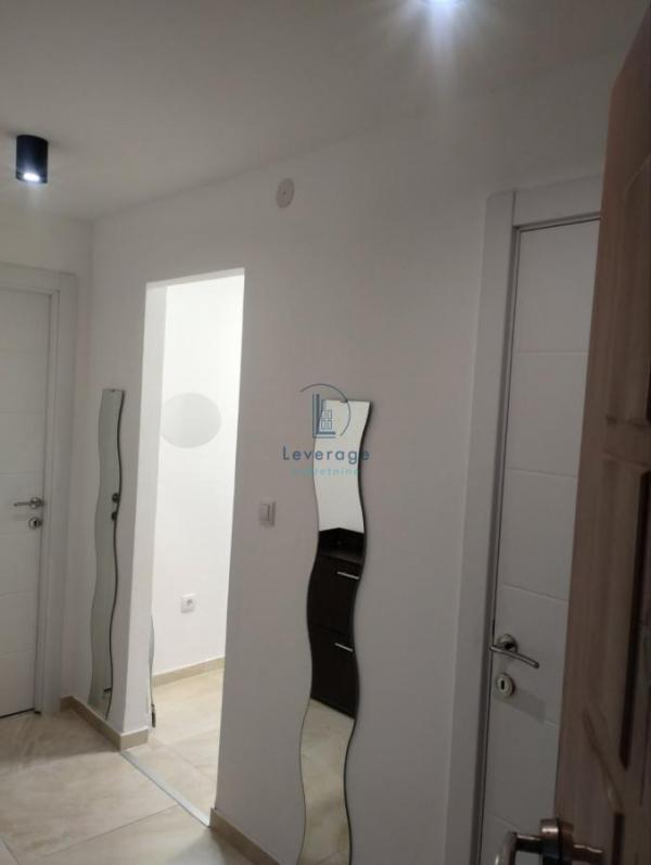 Stan na prodaju u Beogradu, Novi Beograd blok 63, trosoban, 58m2, cena 171000 evra