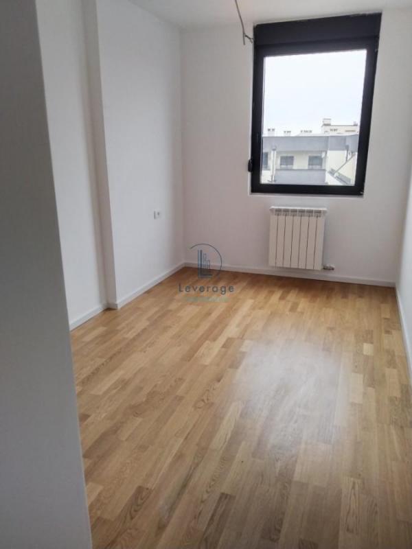 Stan na prodaju u Beogradu, Višnjička banja, trosoban, 67m2, cena 180000 evra