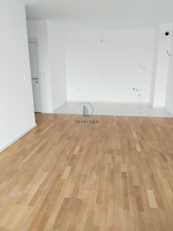 Stan na prodaju u Beogradu, Višnjička banja, trosoban, 67m2, cena 180000 evra