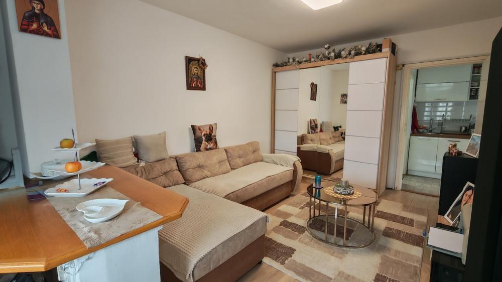 Stan na prodaju u Beogradu, Borča, jednoiposoban, 36m2, cena 83000 evra