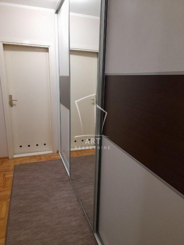 Stan na prodaju u Beogradu, Banovo brdo, jednosoban, 40m2, cena 135000 evra