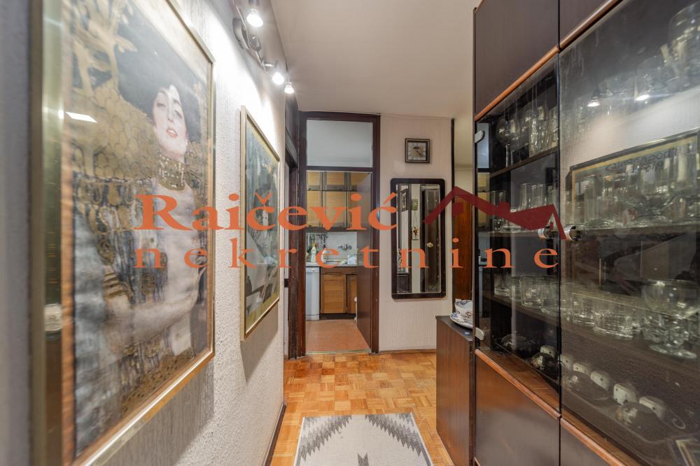 Stan na prodaju u Beogradu, Gornji grad, troiposoban, 85m2, cena 215000 evra