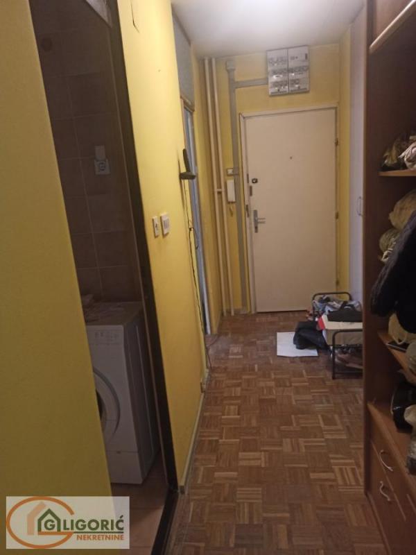 Stan na prodaju u Beogradu, Mirijevo, dvoiposoban, 62m2, cena 154000 evra