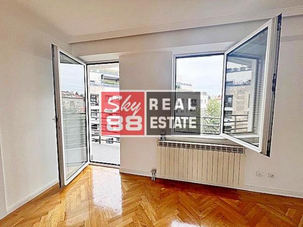 Stan na prodaju u Beogradu, Vračar (Hram), cetvorosoban, 144m2, cena 487000 evra