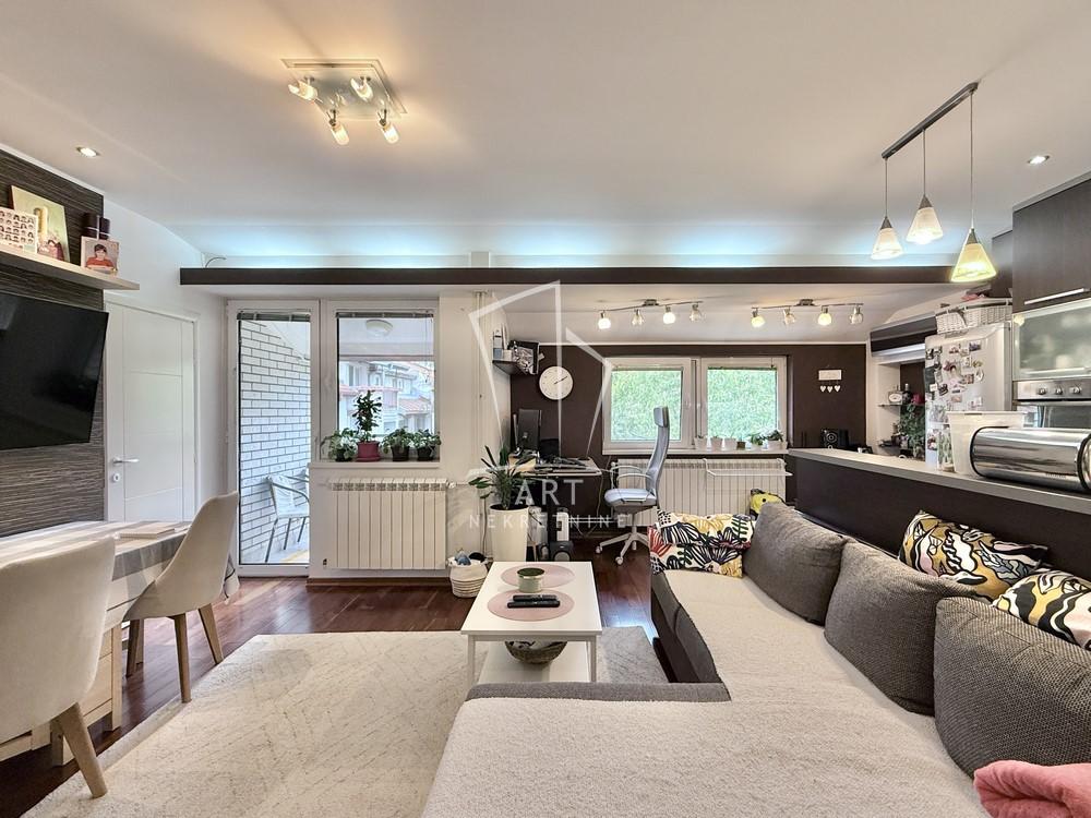 Stan na prodaju u Beogradu, Mirijevo, dvoiposoban, 59m2, cena 158000 evra