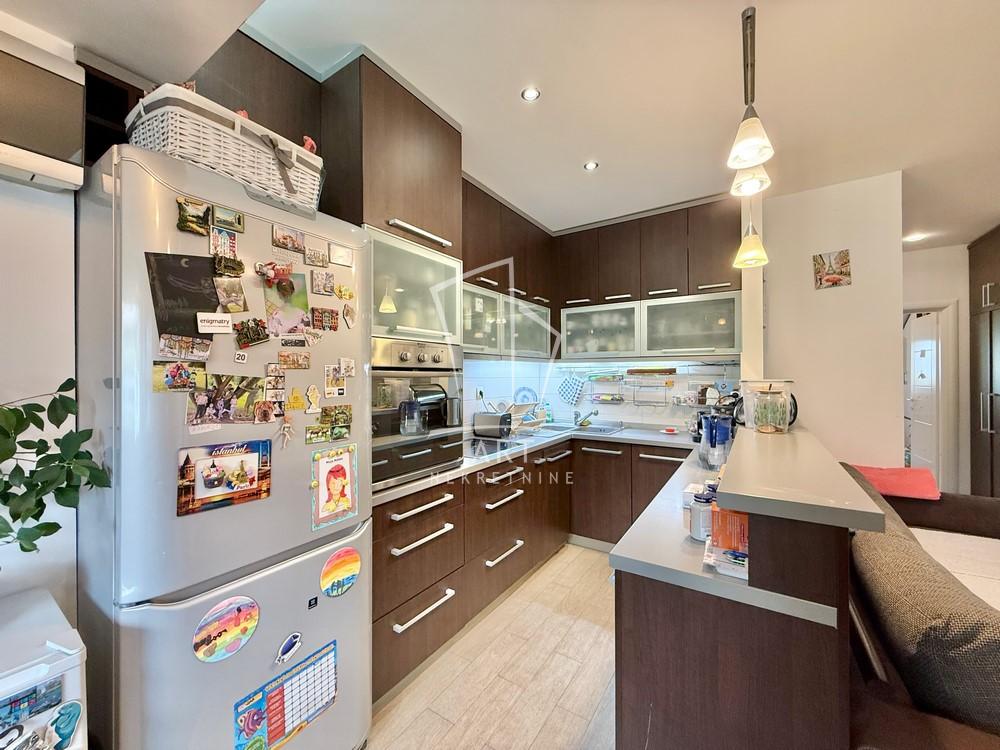 Stan na prodaju u Beogradu, Mirijevo, dvoiposoban, 59m2, cena 158000 evra