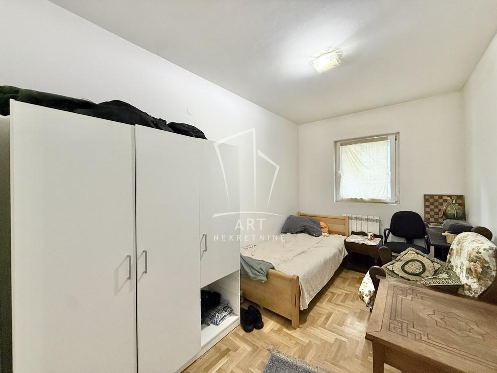 Stan na prodaju u Beogradu, Mirijevo, trosoban, 55m2, cena 156000 evra